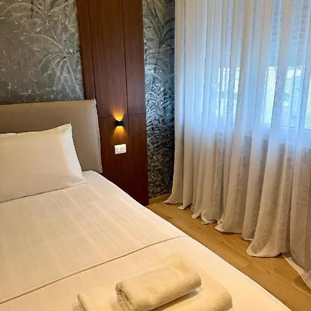 Leo * Vlorë